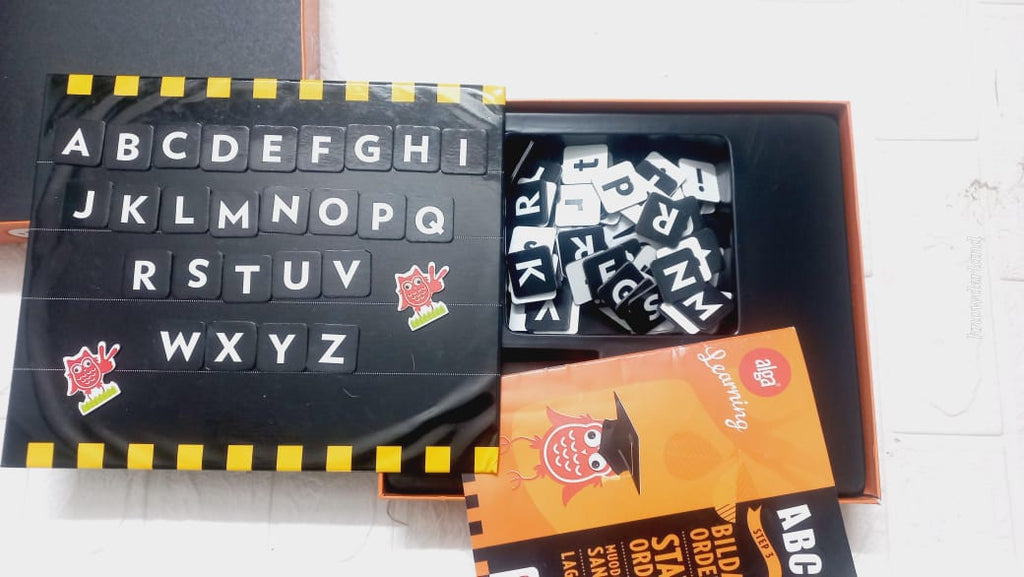 ELEF _ Magentic Spelling Game Including  spelling  Picture  Book